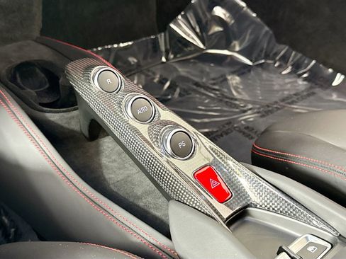 Certified 2021 Ferrari F8 Tributo RWD image 15