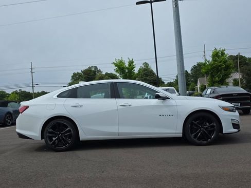 Used 2021 Chevrolet Malibu LT w/ Leather Package FWD image 6