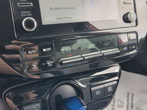 Used 2020 Toyota Prius L Eco FWD image 20