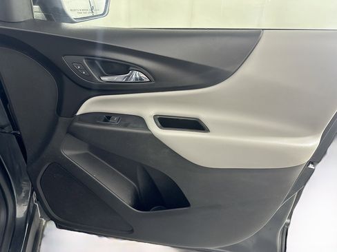 Used 2019 Chevrolet Equinox LS image 30