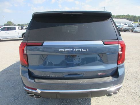 New 2026 GMC Yukon Denali w/ Denali Reserve Package AWD/4WD image 5