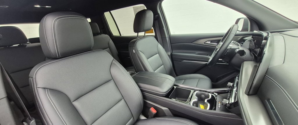 Used 2026 Chevrolet Traverse LT AWD/4WD image 4