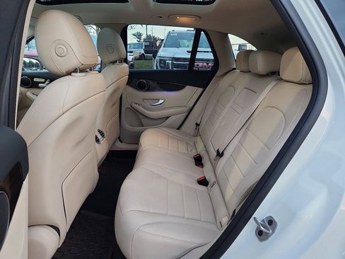 Used 2021 Mercedes-Benz GLC 300 4MATIC image 20