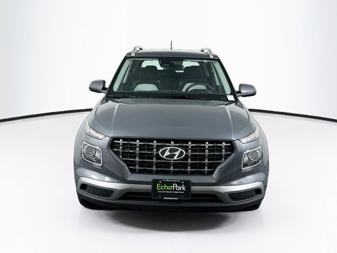 Used 2025 Hyundai Venue SEL FWD image 2