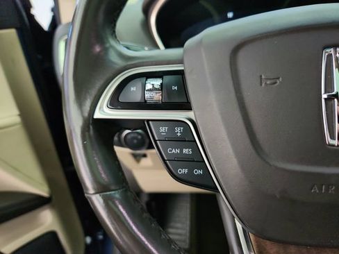 Used 2019 Lincoln Nautilus Reserve FWD image 21