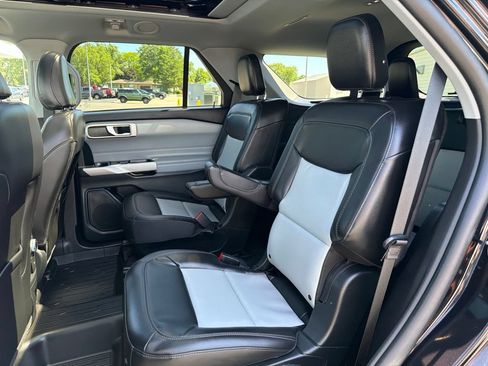 Certified 2023 Ford Explorer XLT w/ Equipment Group 202A AWD/4WD image 14