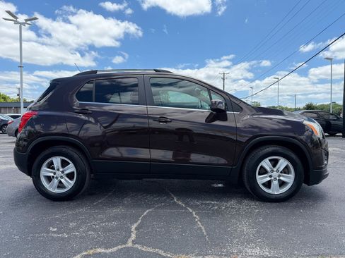 Used 2016 Chevrolet Trax LT w/ LT Convenience Package FWD image 4