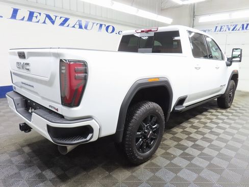 Used 2026 GMC Sierra 2500 AT4 image 4