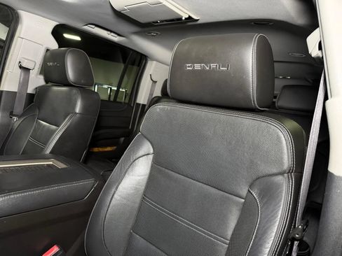 Used 2015 GMC Yukon XL Denali w/ Open Road Package AWD/4WD image 36