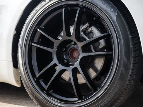 Used 2006 Nissan 350Z Coupe w/ (N93) Cargo Convenience Pkg image 4