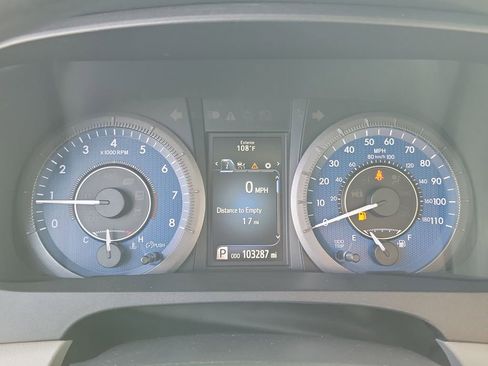 Used 2020 Toyota Sienna L w/ Carpet Mat Package FWD image 7