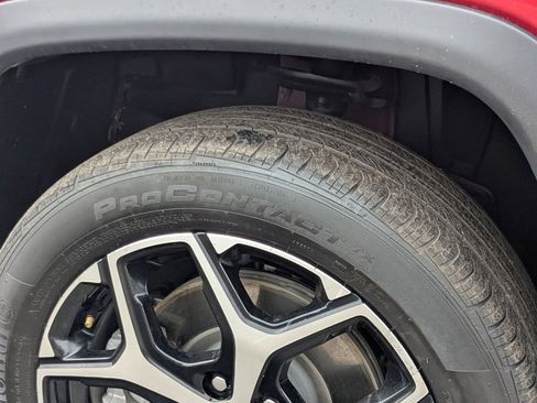 Used 2025 Jeep Compass Limited image 29