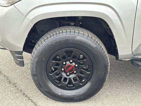 Used 2022 Toyota Tacoma SR image 22