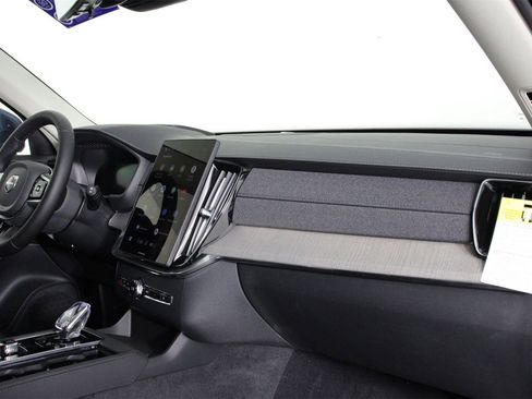 New 2025 Volvo XC90 B6 Ultra image 9