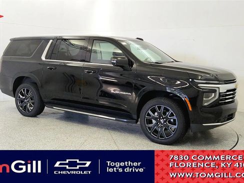 Used 2025 Chevrolet Suburban LT w/ Comfort Package AWD/4WD image 1