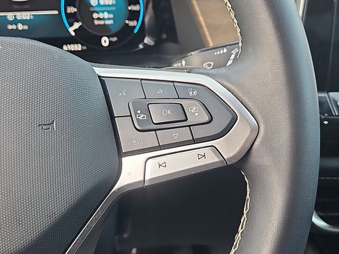 Certified 2024 Volkswagen Atlas SE image 21