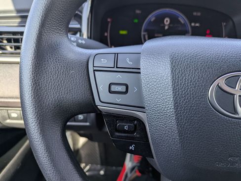 Used 2025 Toyota Camry LE image 26