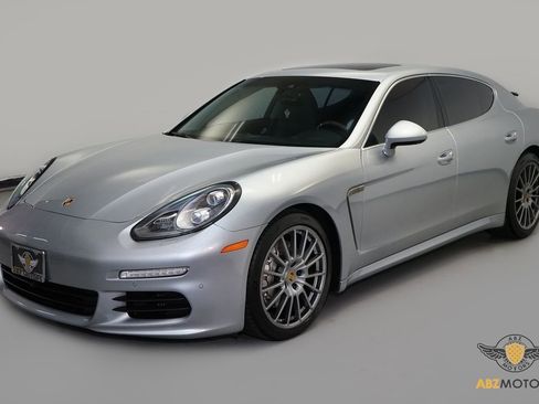 Used 2014 Porsche Panamera S image 3