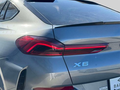 Certified 2024 BMW X6 xDrive40i w/ Premium Package image 10