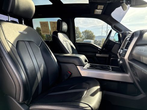 Used 2019 Ford F250 Platinum w/ Platinum Ultimate Package AWD/4WD image 31
