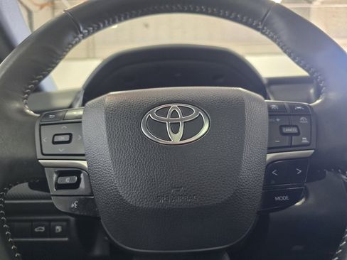 Certified 2025 Toyota Camry SE w/ Convenience Package image 27