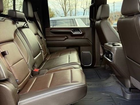 Used 2024 GMC Sierra 3500 Denali w/ Denali Reserve Package image 17