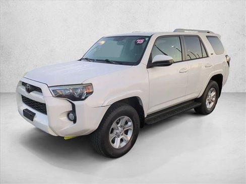 Used 2015 Toyota 4Runner SR5 AWD/4WD image 2