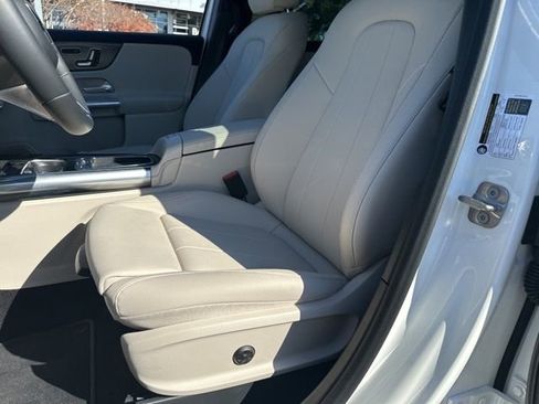 New 2025 Mercedes-Benz GLA 250 4MATIC image 18