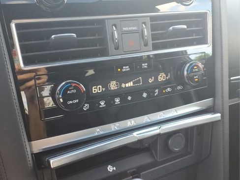 Used 2024 Nissan Armada SL w/ Midnight Edition Package AWD/4WD image 9