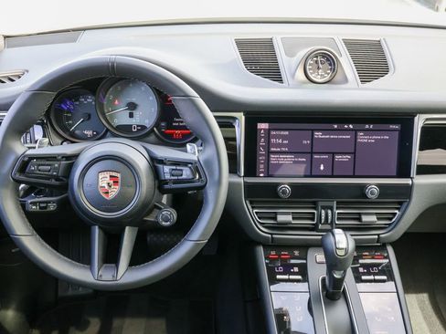 Certified 2025 Porsche Macan S AWD/4WD image 30