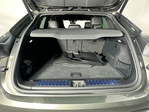 Used 2024 Porsche Macan 4 Electric image 28