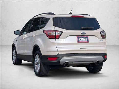 Used 2017 Ford Escape SE w/ SE Leather Comfort Package FWD image 8