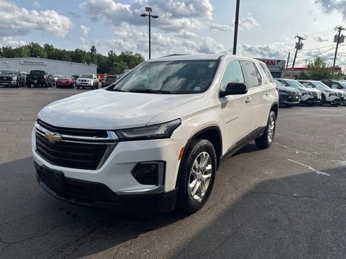 Used 2023 Chevrolet Traverse LS AWD/4WD image 5