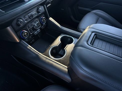 Used 2024 Chevrolet Tahoe Z71 w/ Luxury Package image 20