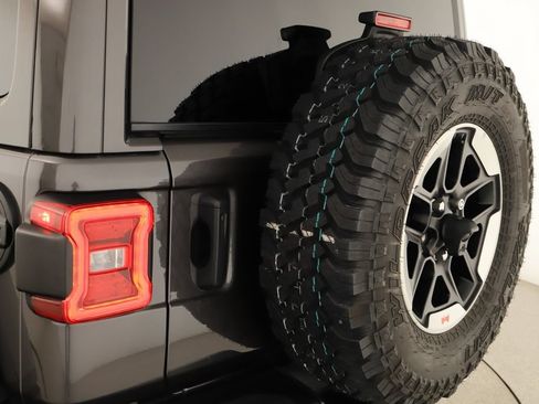 Used 2021 Jeep Wrangler Unlimited Rubicon AWD/4WD image 31