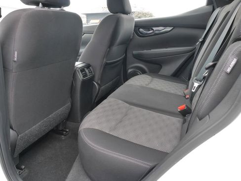 Used 2020 Nissan Rogue Sport SV w/ All-Weather Package AWD/4WD image 17