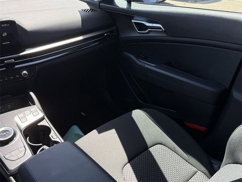 New 2026 Kia Sportage S image 16