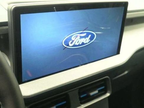 New 2026 Ford Maverick XLT w/ XLT Luxury Package FWD image 15