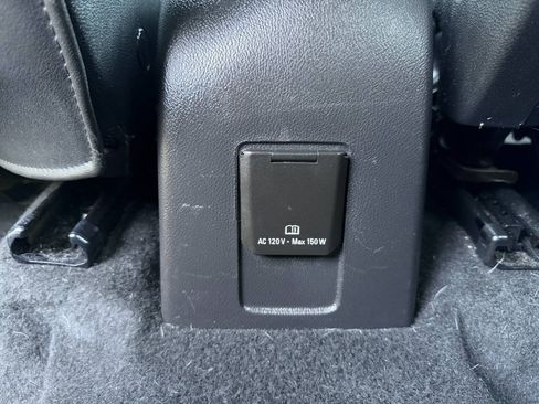 Used 2019 Chevrolet Trax LT w/ LT Convenience Package AWD/4WD image 28