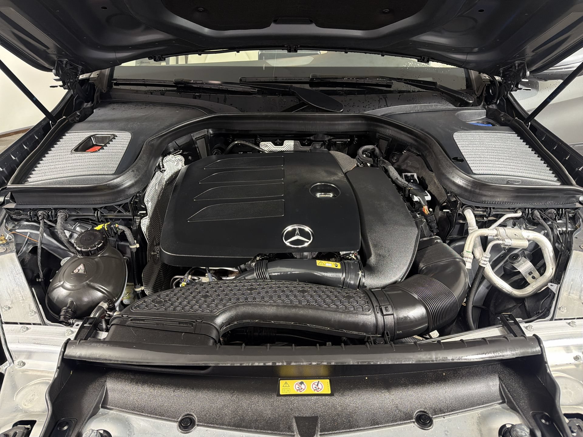 Used 2020 Mercedes-Benz GLC 300 4MATIC image 27