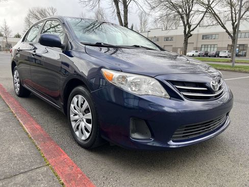 Used 2013 Toyota Corolla LE image 2