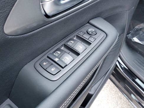 New 2026 Chrysler Voyager LX image 15