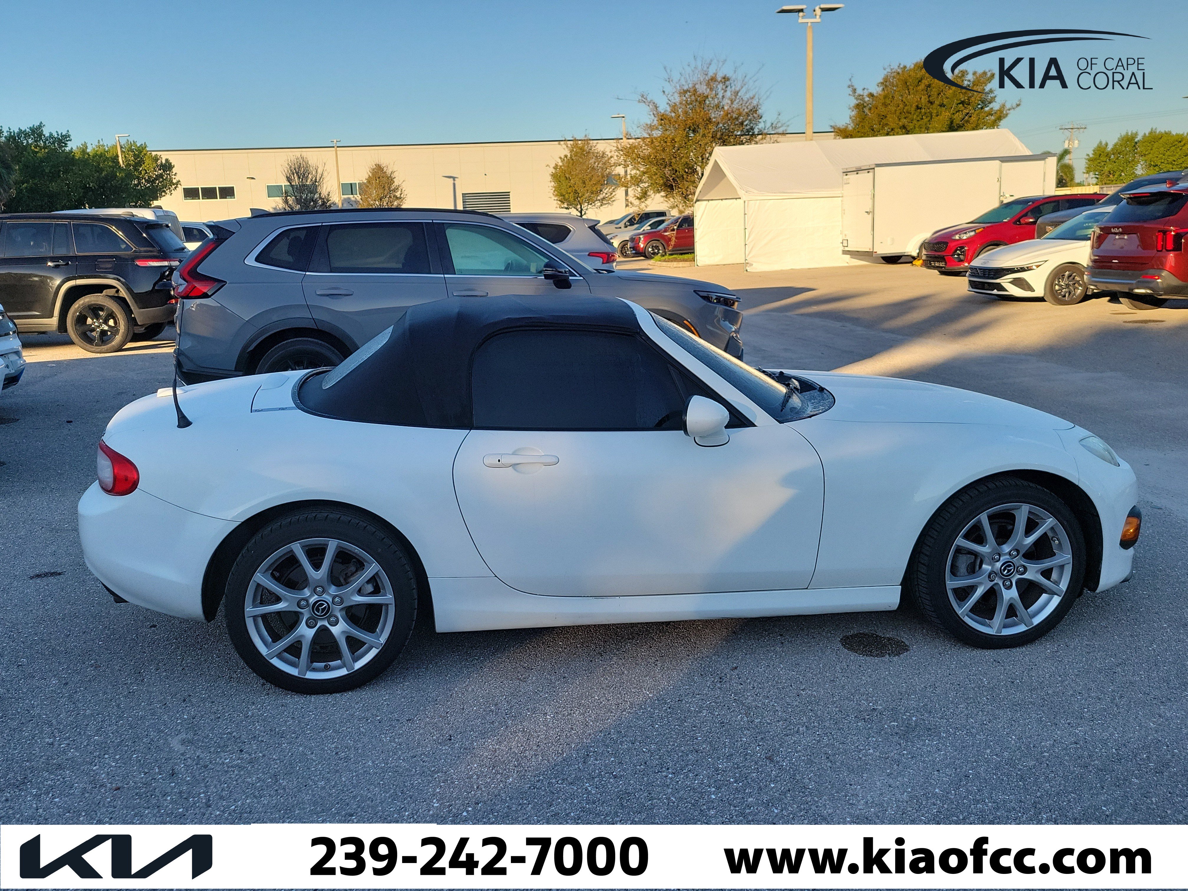 Used 2013 MAZDA MX-5 Miata Grand Touring RWD image 8