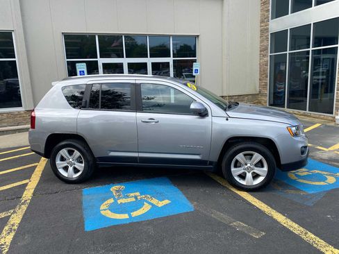 Used 2016 Jeep Compass Latitude AWD/4WD image 14