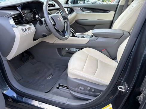 Used 2020 Cadillac XT6 Premium Luxury FWD image 9