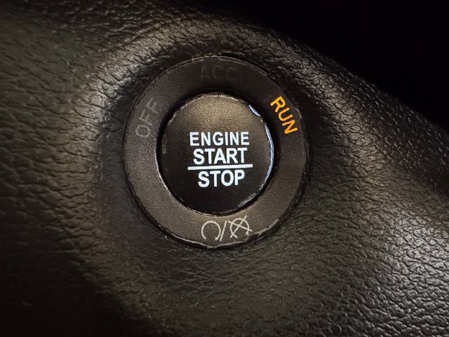 Used 2019 Jeep Cherokee Latitude Plus w/ Comfort/Convenience Group FWD image 11