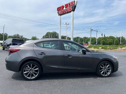 Used 2018 MAZDA MAZDA3 Grand Touring w/ Premium Equipment Package image 8