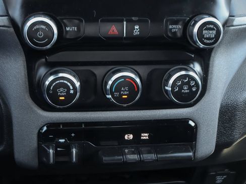 Used 2024 RAM 3500 Tradesman w/ Chrome Appearance Group AWD/4WD image 30
