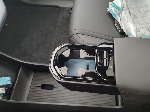 New 2026 Volvo EX30 Plus w/ Climate Package image 22