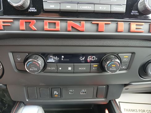 Used 2025 Nissan Frontier PRO-4X AWD/4WD image 17
